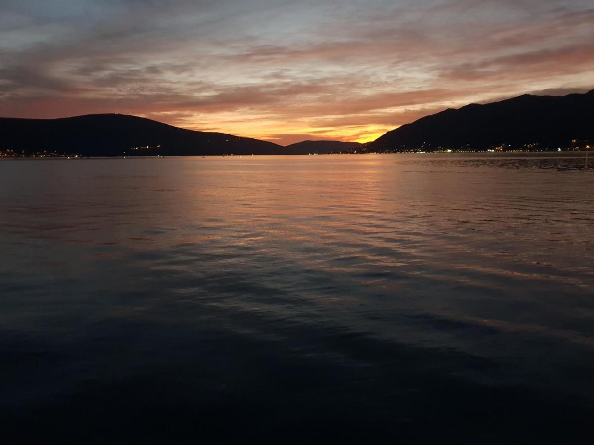 Sunset Appartement Tivat Buitenkant foto